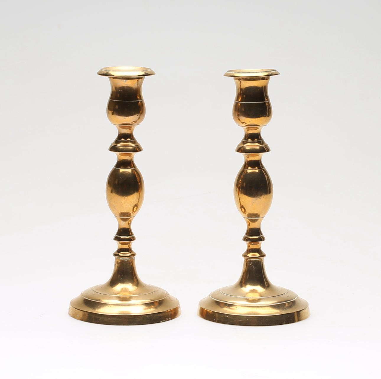 LJUSSTAKAR, mässing, Nils Petter Lindberg, 1800-tal.