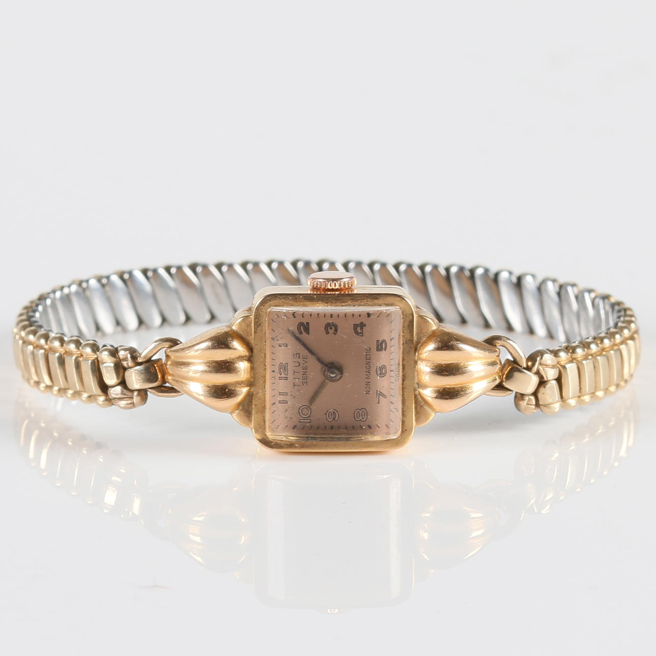 ARMBANDSUR, 18k guld, Titus Geneve, 1900-talets mitt.