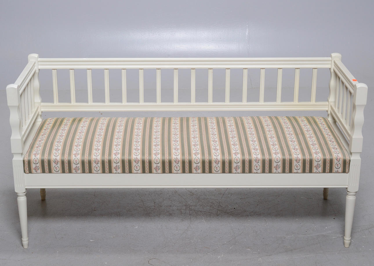 SOFFA Gustaviansk stil.