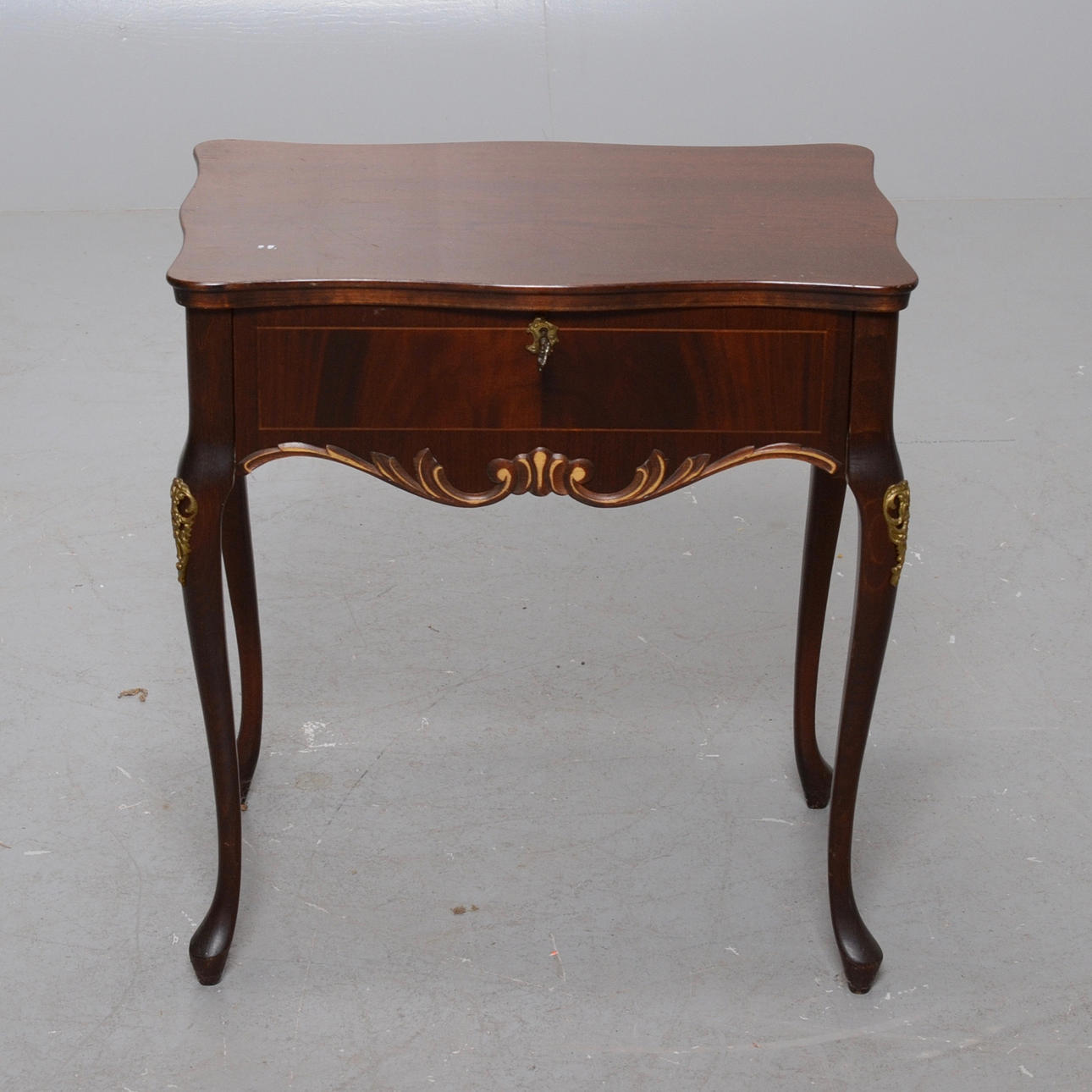 SCHATULLBYRÅ ROKOKOSTIL.