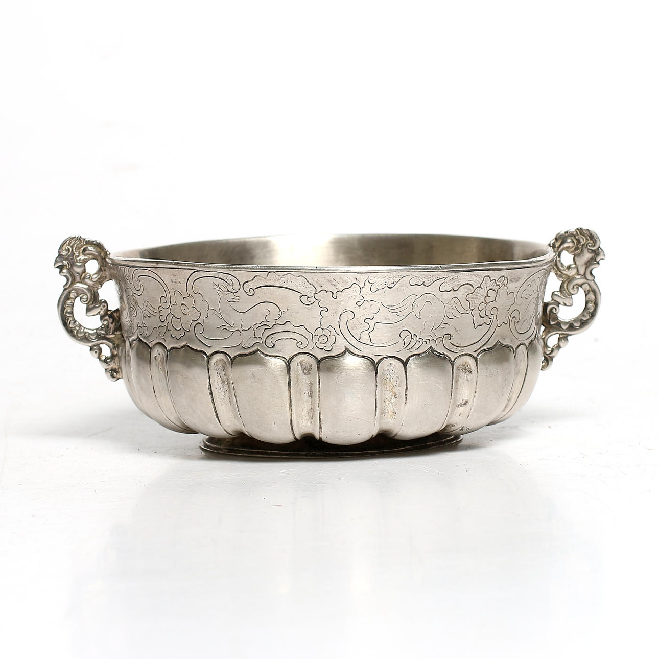 BRÄNNVINSSKÅL, silver, barock, märkt "P.B.", Sydamerika, 1700-talets mitt.