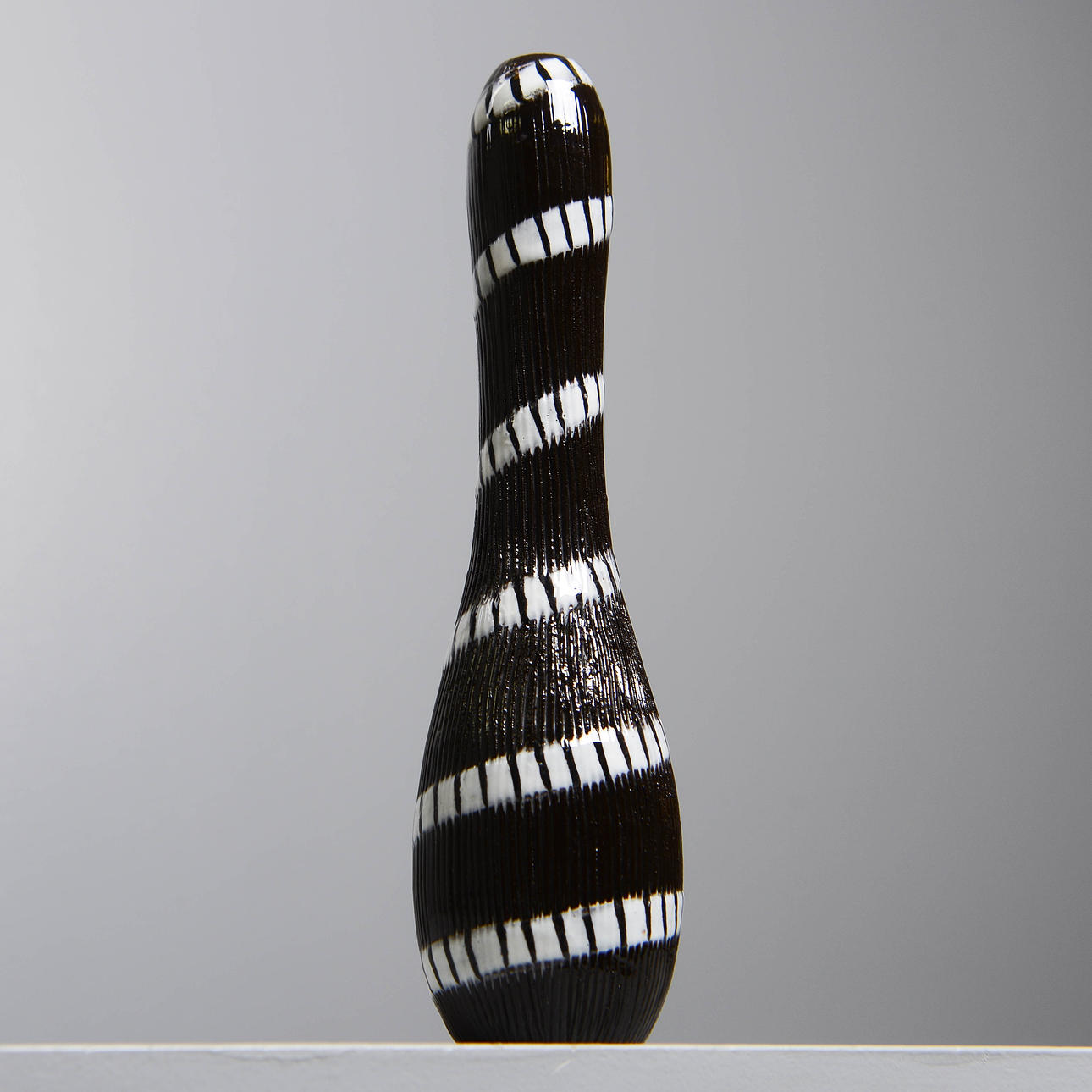 INGRID ATTERBERG. Vas, modell 2164, Upsala-Ekeby, 1954-56