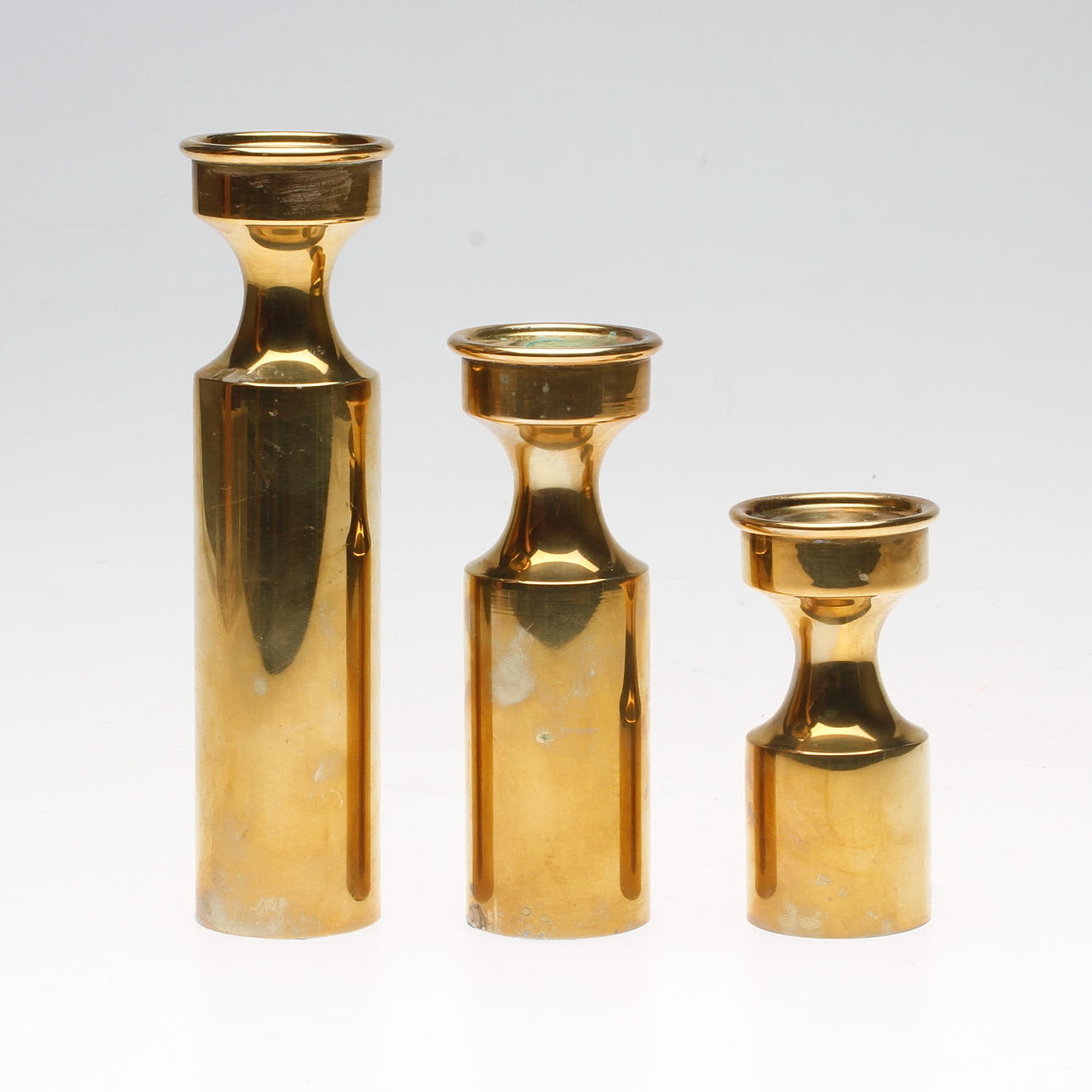 LJUSSTAKAR, 3 st, mässing, Boyes metalkunst, Danmark.