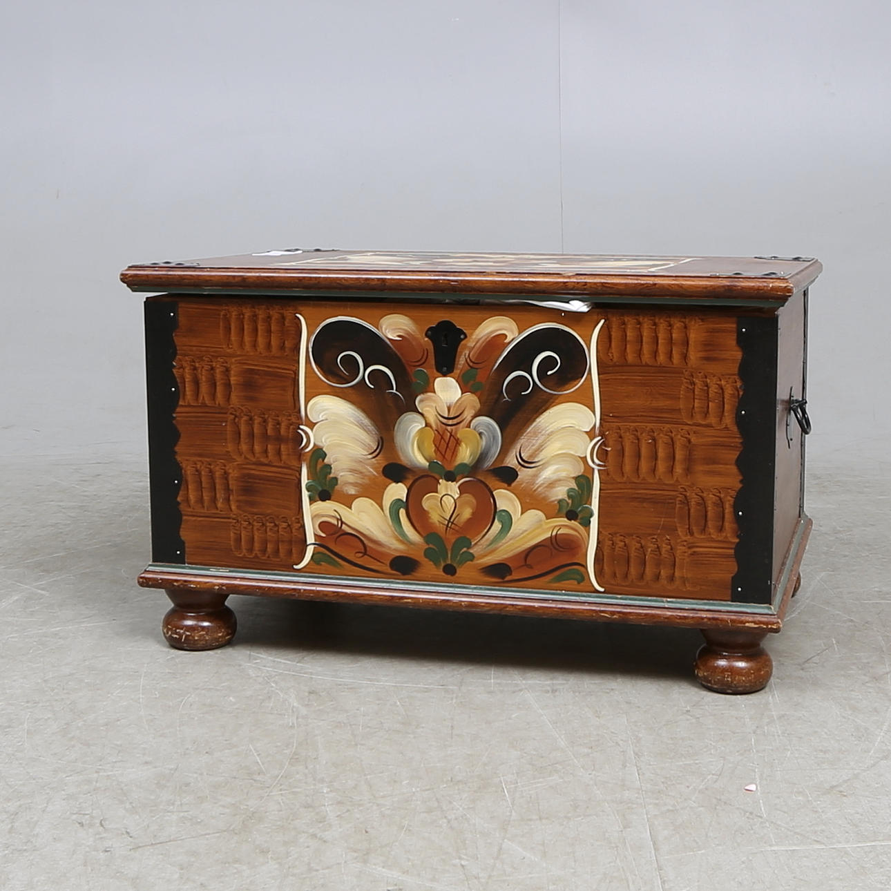 KISTA med DUKAR med mera, 1900-tal.