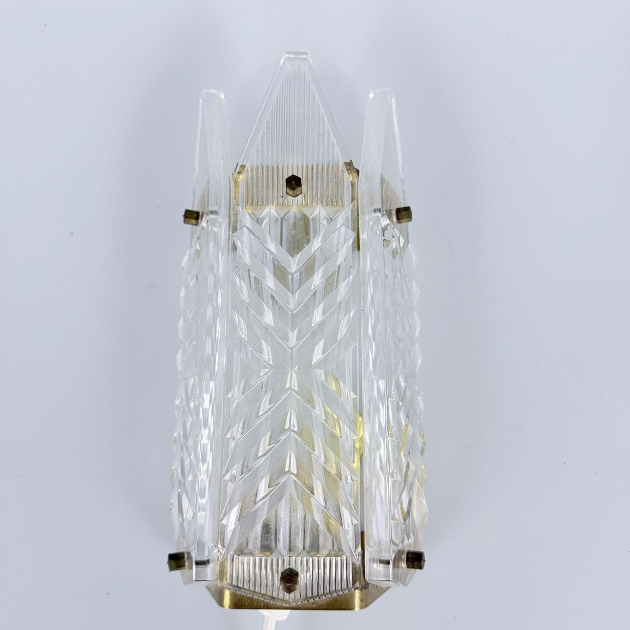 VÄGGLAMPA, glas, mässing, 1900-tal.