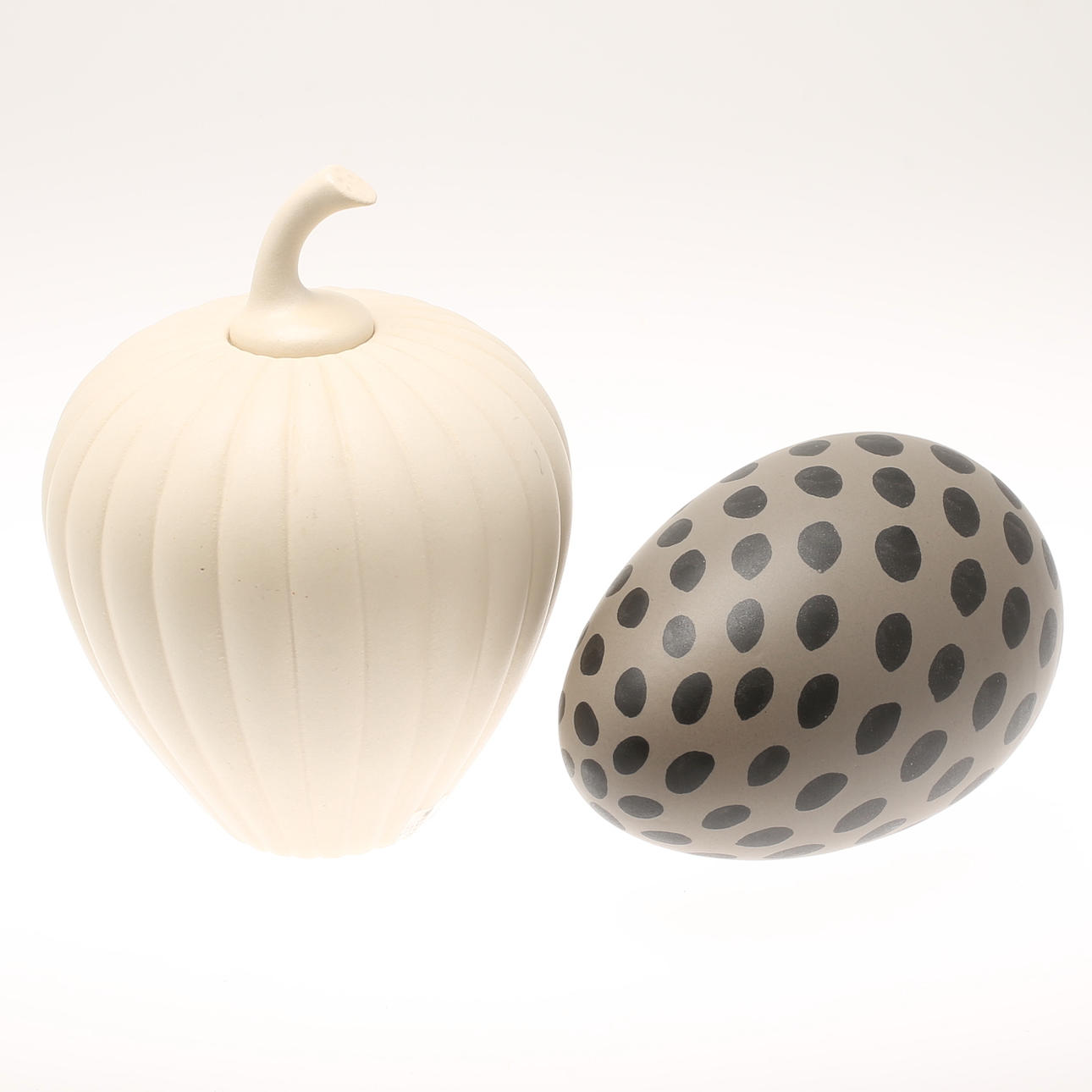 ÄGG, VAS med lock i form av pumpa, keramik, Paradisverkstaden, Öland, signerad.