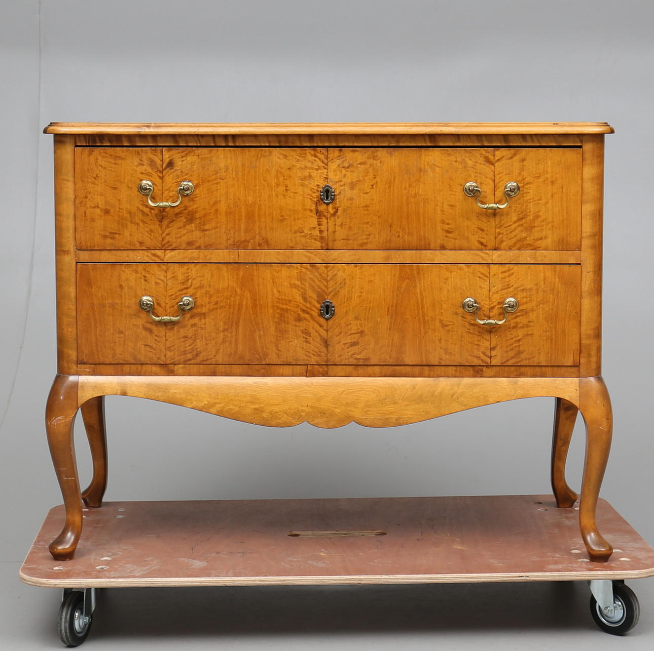 BYRÅ, rokokostil, 1800-/1900-tal.