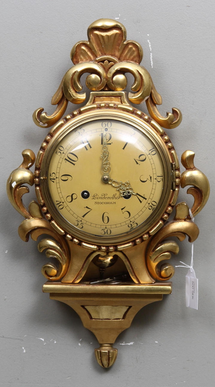 VÄGGPENDYL, trä, förgylld, rokokostil, Linderoth, Stockholm, 1900-talets mitt.