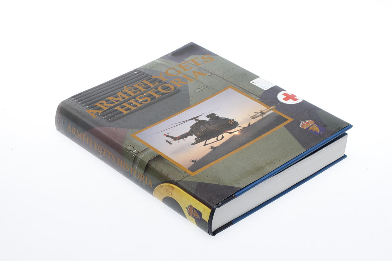 BOK, "Flygvapnets historia", Per-Anders Lundström, Västervik 1997, numr 352/2999.