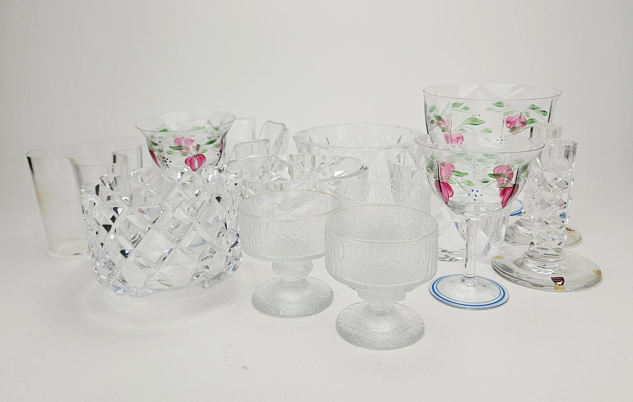 GLASFÖREMÅL, Iittala, Orrefors, Kosta Boda.
