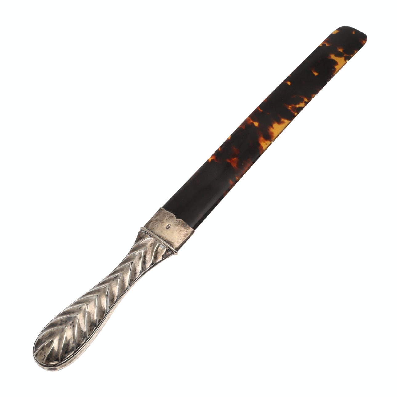 AN EDWARDIAN SILVER HANDLED TORTOISESHELL PAGE TURNER.