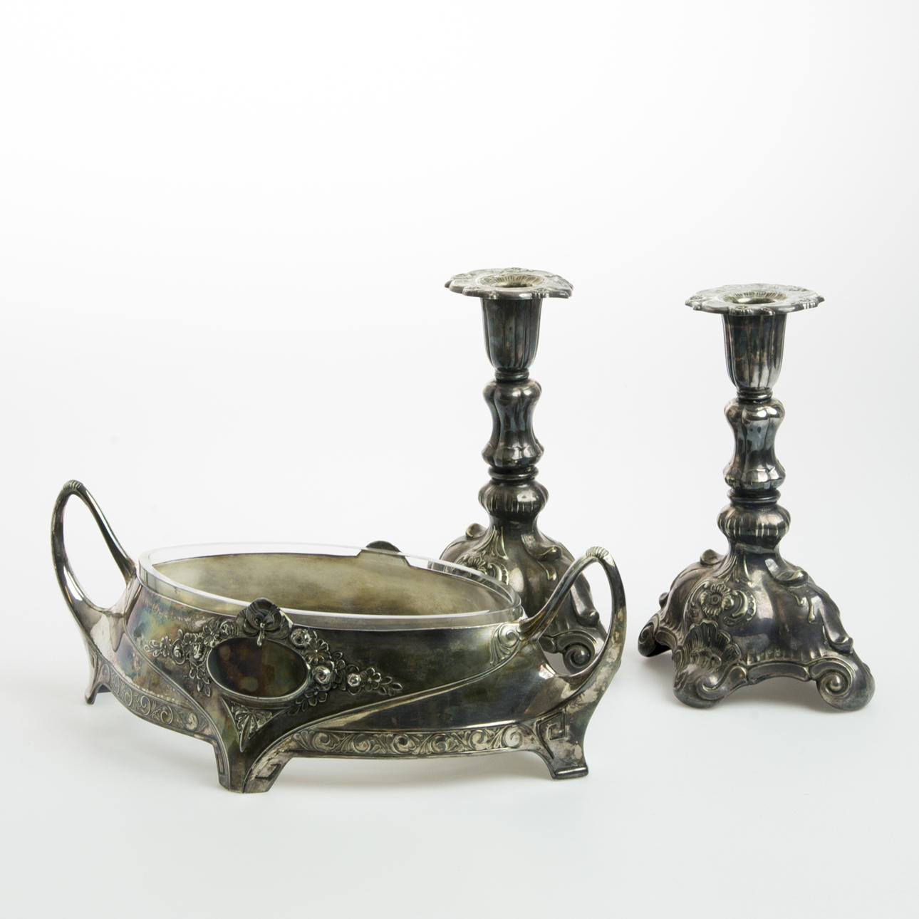 LJUSSTAKAR SAMT JARDINÄR MED GLASINSATS, nysilver.