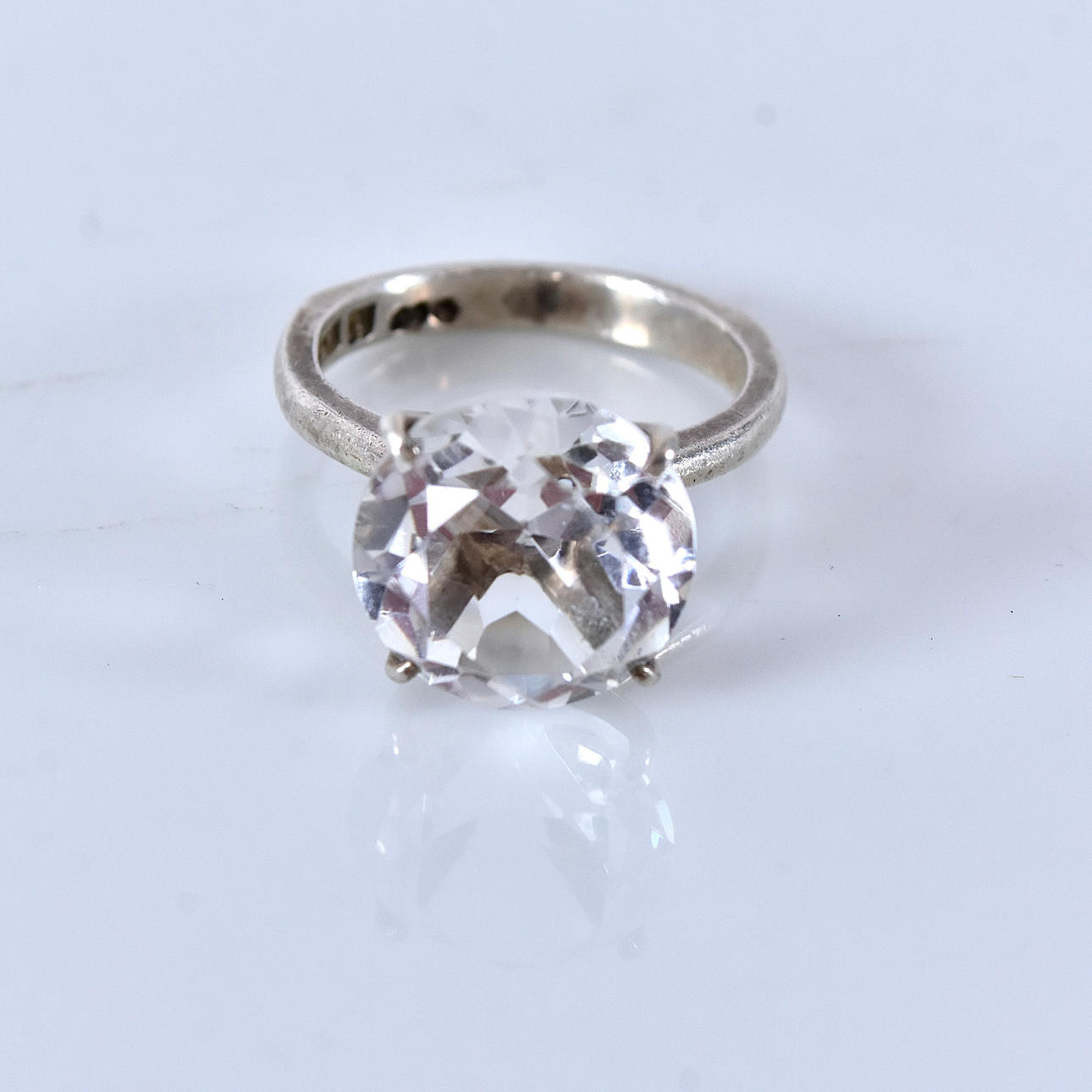 RING, solitaire with white stone Bengt Hallberg, silver.