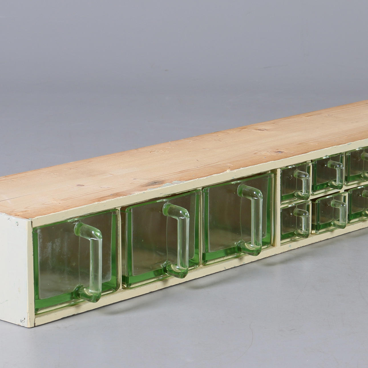 SPECERIHYLLA, trä och glas, 1900-talets mitt.