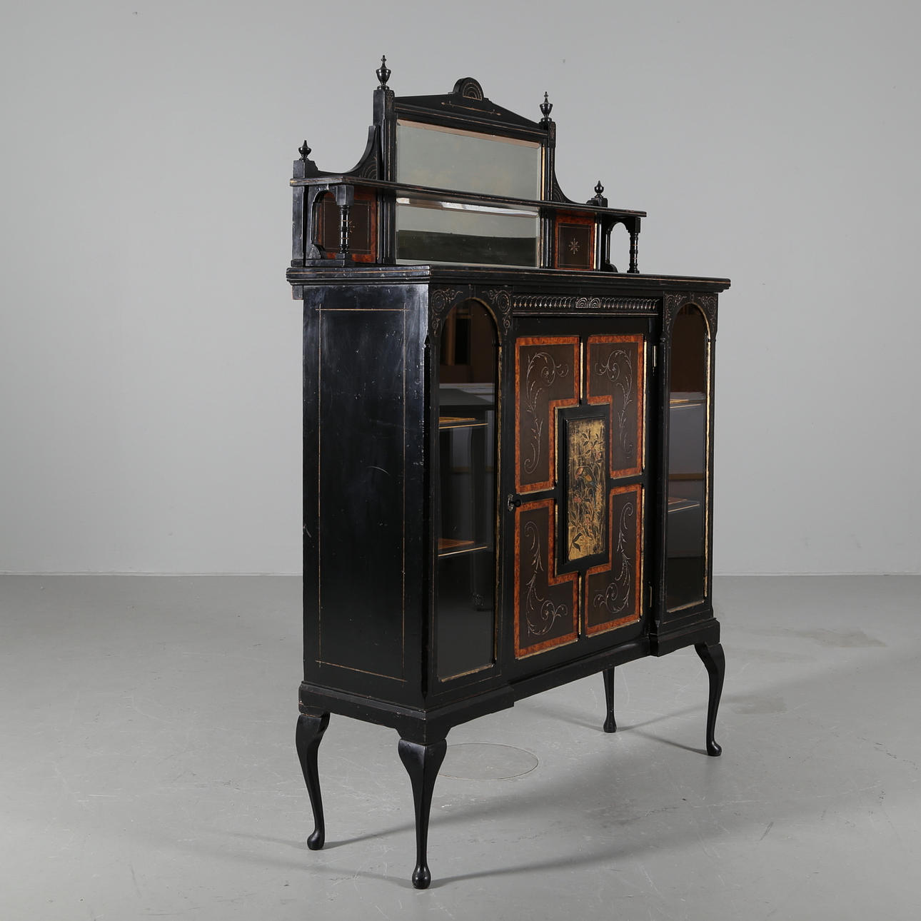 SALSSKÅP, nyrenässans, sent 1800 tal.