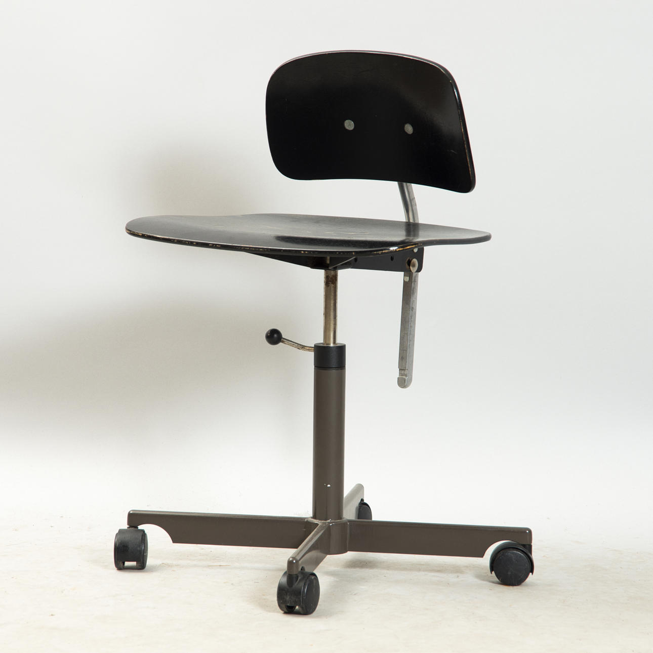 KONTORSSTOL, Kevi, 1970-tal.