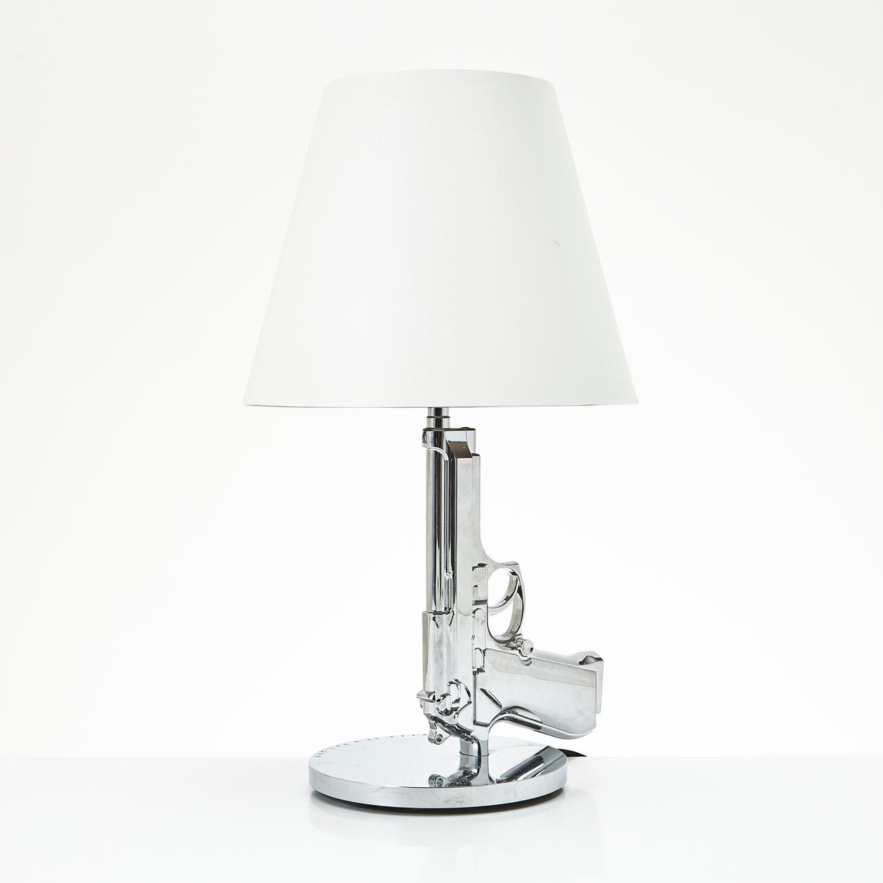 PHILIPPE STARCK. bordslampa, "Table Gun", Flos, samtida.