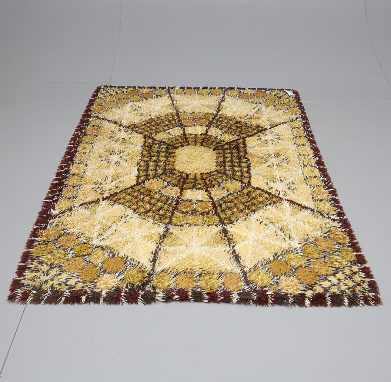 MATTA, rya, "Löfstad", Marianne Richter, Östergyllen. Ca 192 x 140 cm.