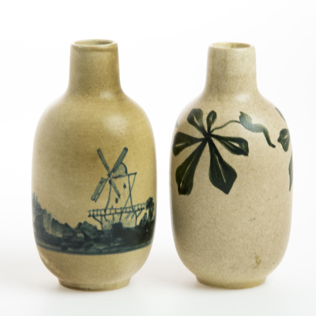 VASER, 2 stycken, keramik, Atte & Åke Holm.