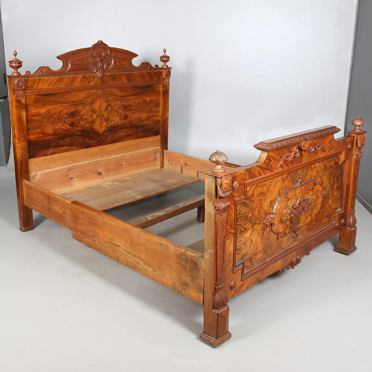 SÄNGRAM, nyrenässans, 1800-talets andra hälft.