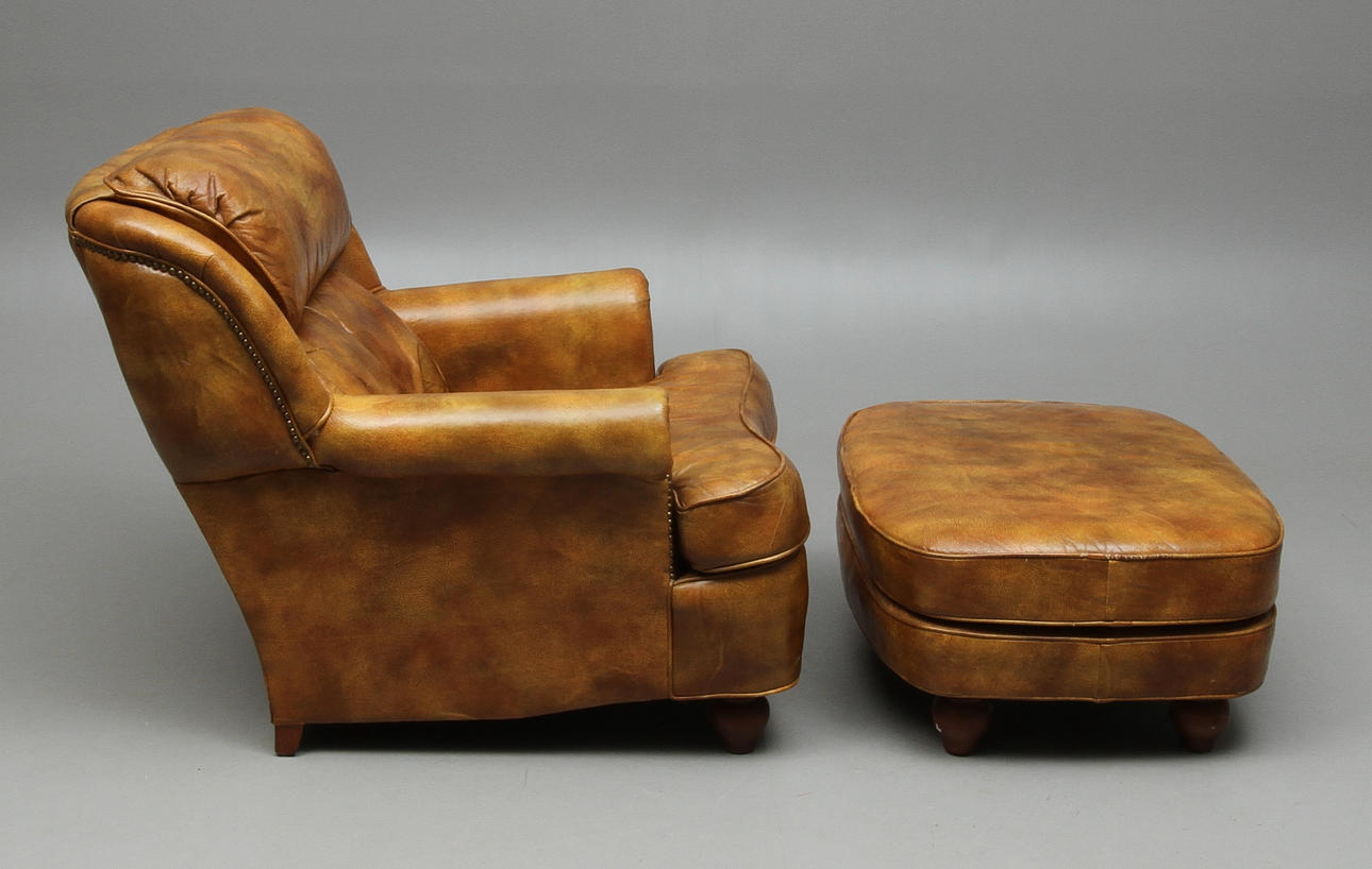 FÅTÖLJ MED FOTPALL, Leathercraft Inc Hickory North Carolina USA.