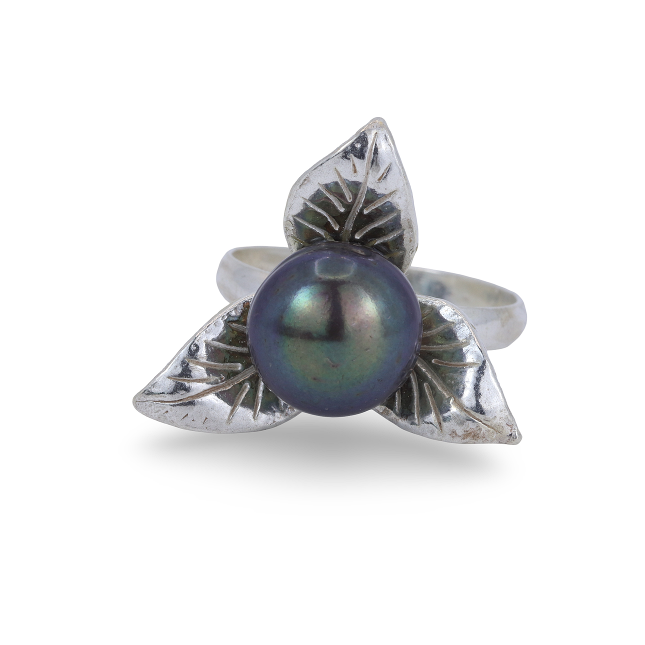 RING I 925 SILVER MED SVART PÄRLA.