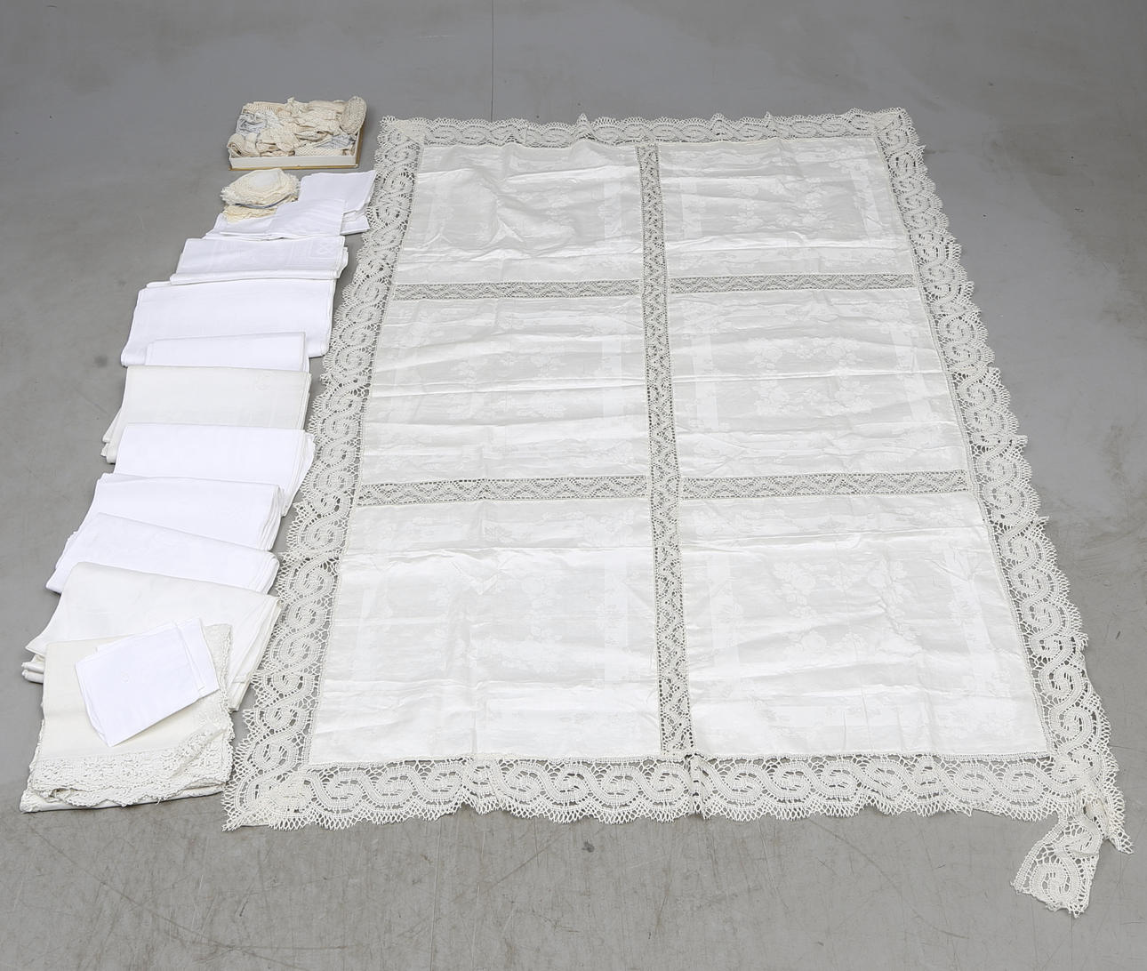 PAÑOS, incluida la tela de dragón.