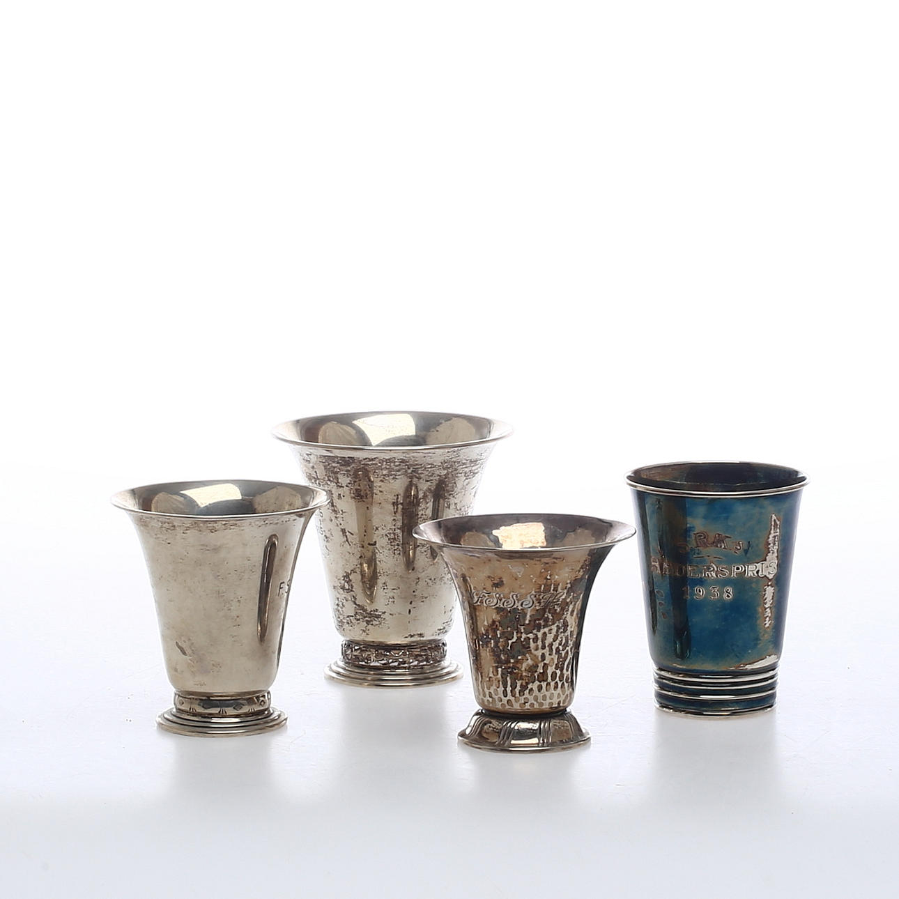 BÄGARE, 4 st, silver, bl a K. Anderson och GAB.