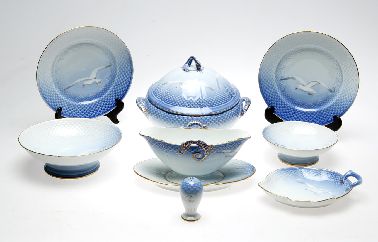 MAT och KAFFESERVIS, 92 delar, porslin, "Blå Måsen", Bing & Gröndahl, Danmark.