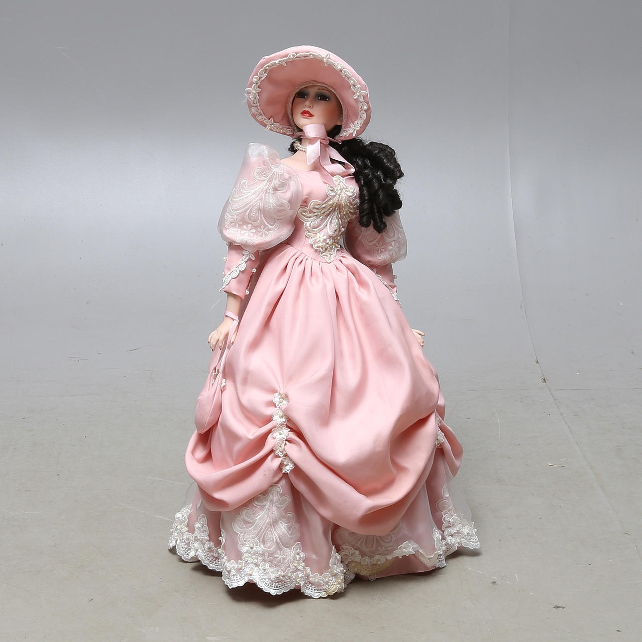 DOCKA, delvis porslin, märkt Drew DeRose, 1900/2000-tal.