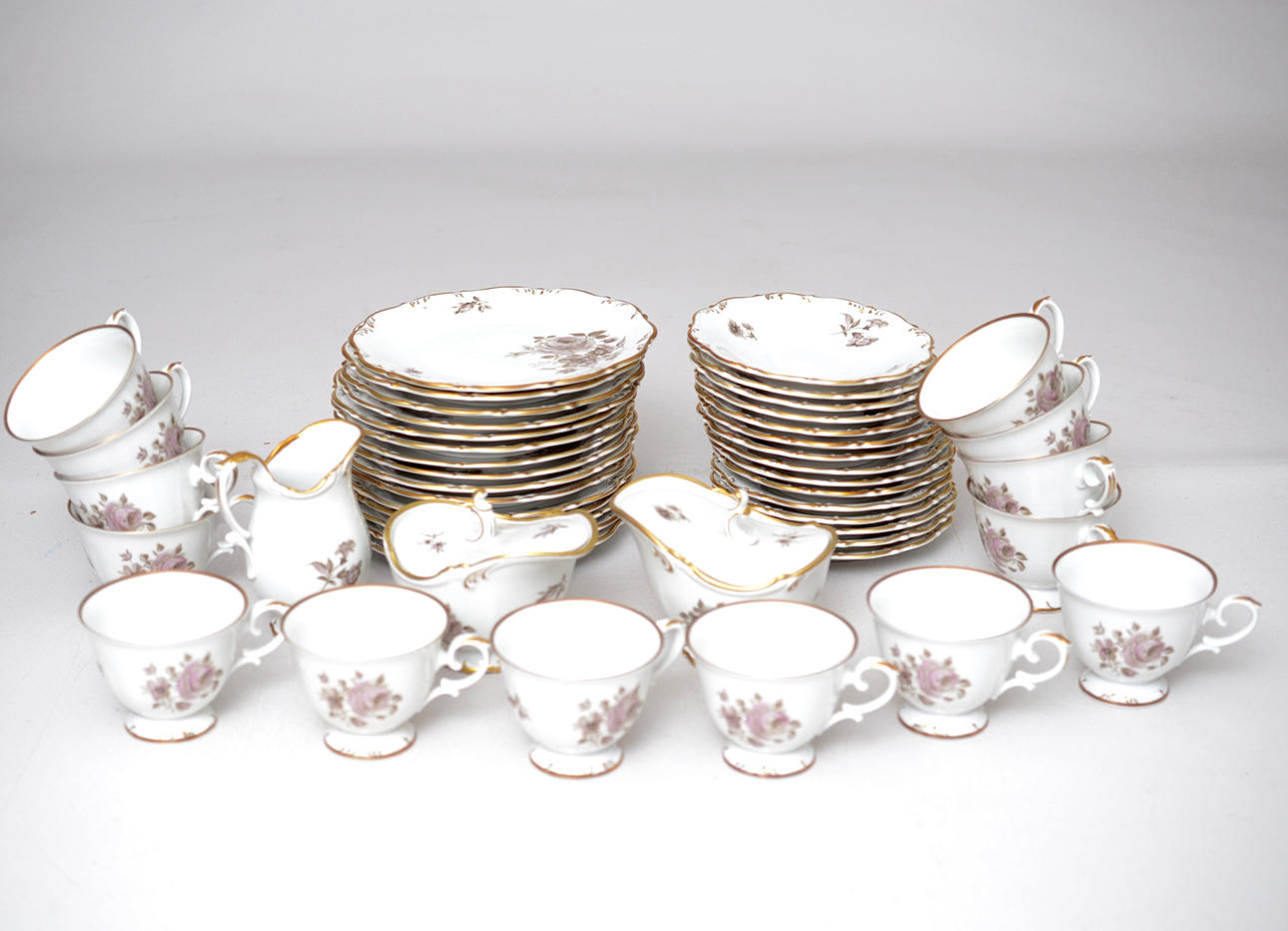 KAFFESERVIS, HACKEFORS.