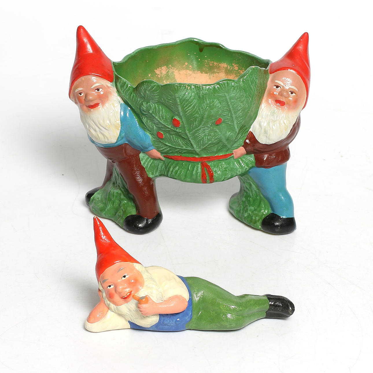 YTTERFODER och FIGURIN, 2 delar, terracotta, Tyskland, 1900-talets första hälft.