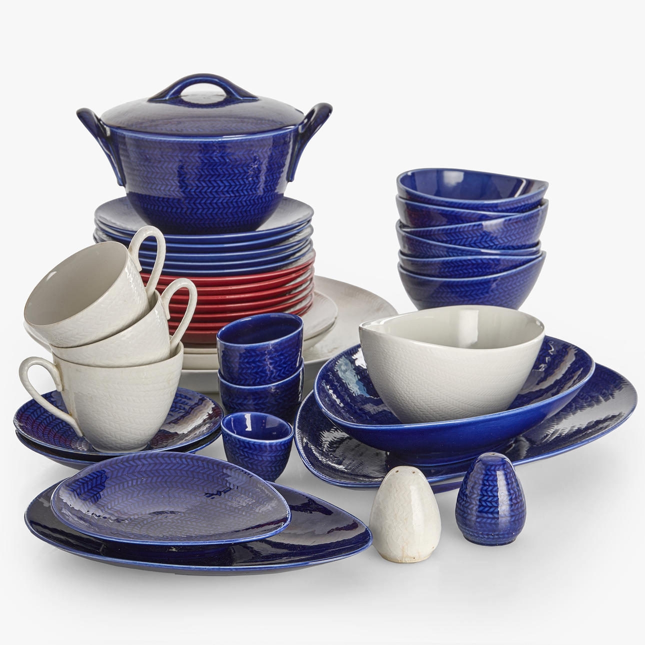 HERTHA BENGTSSON. Servisdelar, 36 dlr., "Blå Eld", flintgods, Rörstrand, 1950-tal