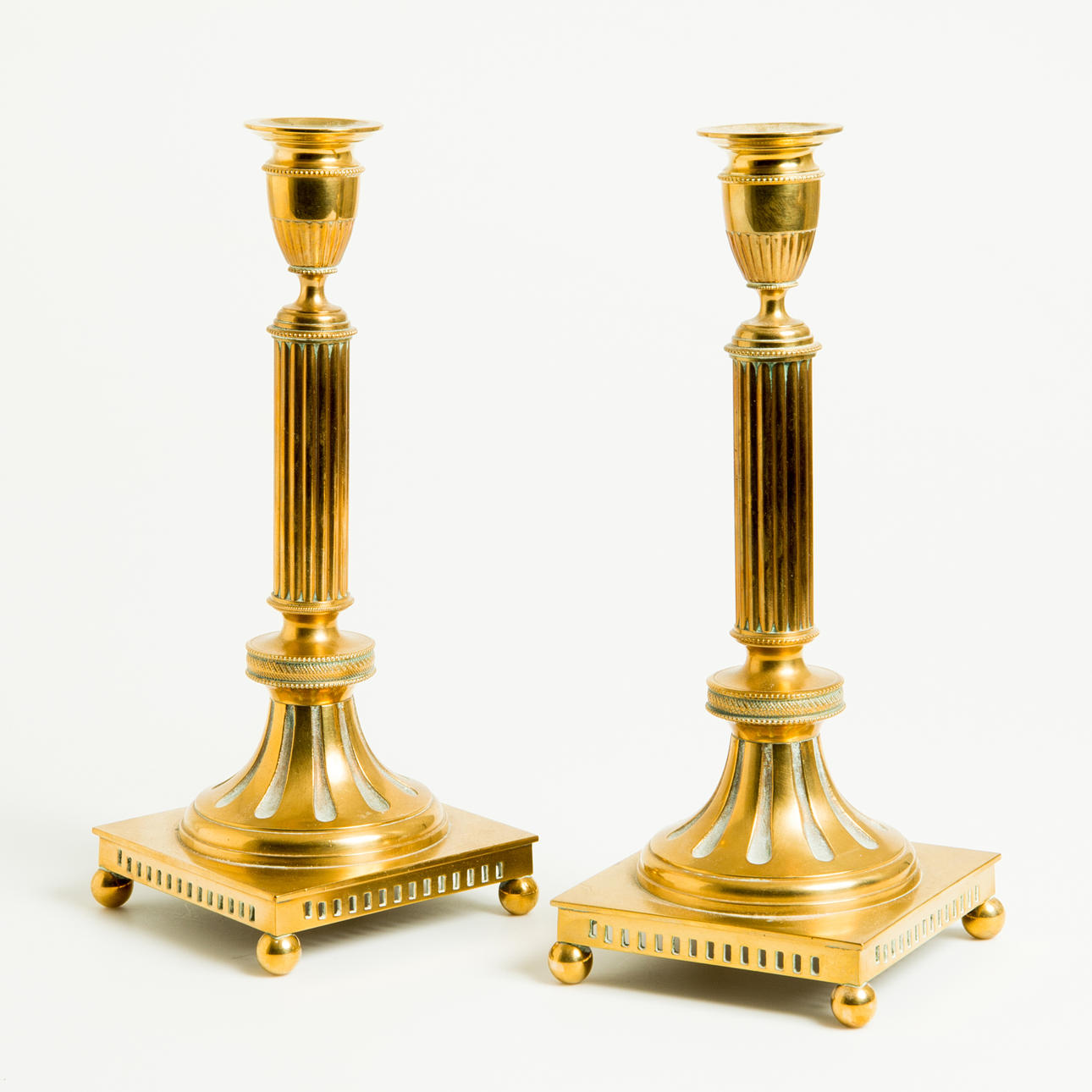 LJUSSTAKAR, 1 par, mässing, Skultuna nr 71.