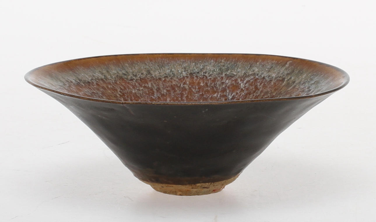 SKÅL, Jizhou-glasyr, Kina.