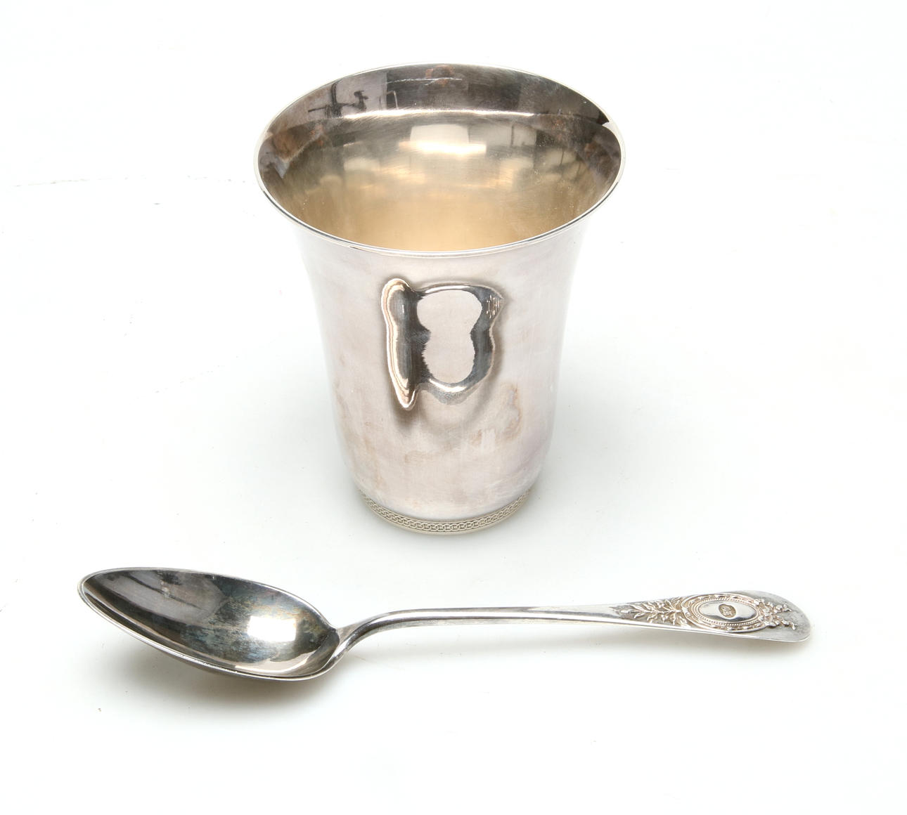 SKED samt POKAL, silver, total vikt ca 186 gram.