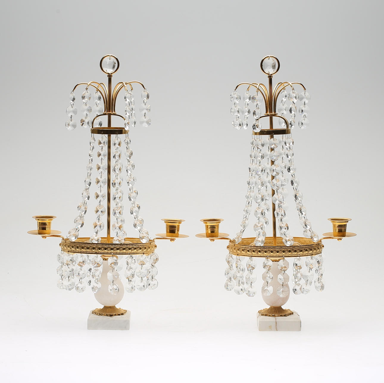 BORDSLYSTRAR, 1 par, gustaviansk stil, 1900-tal.