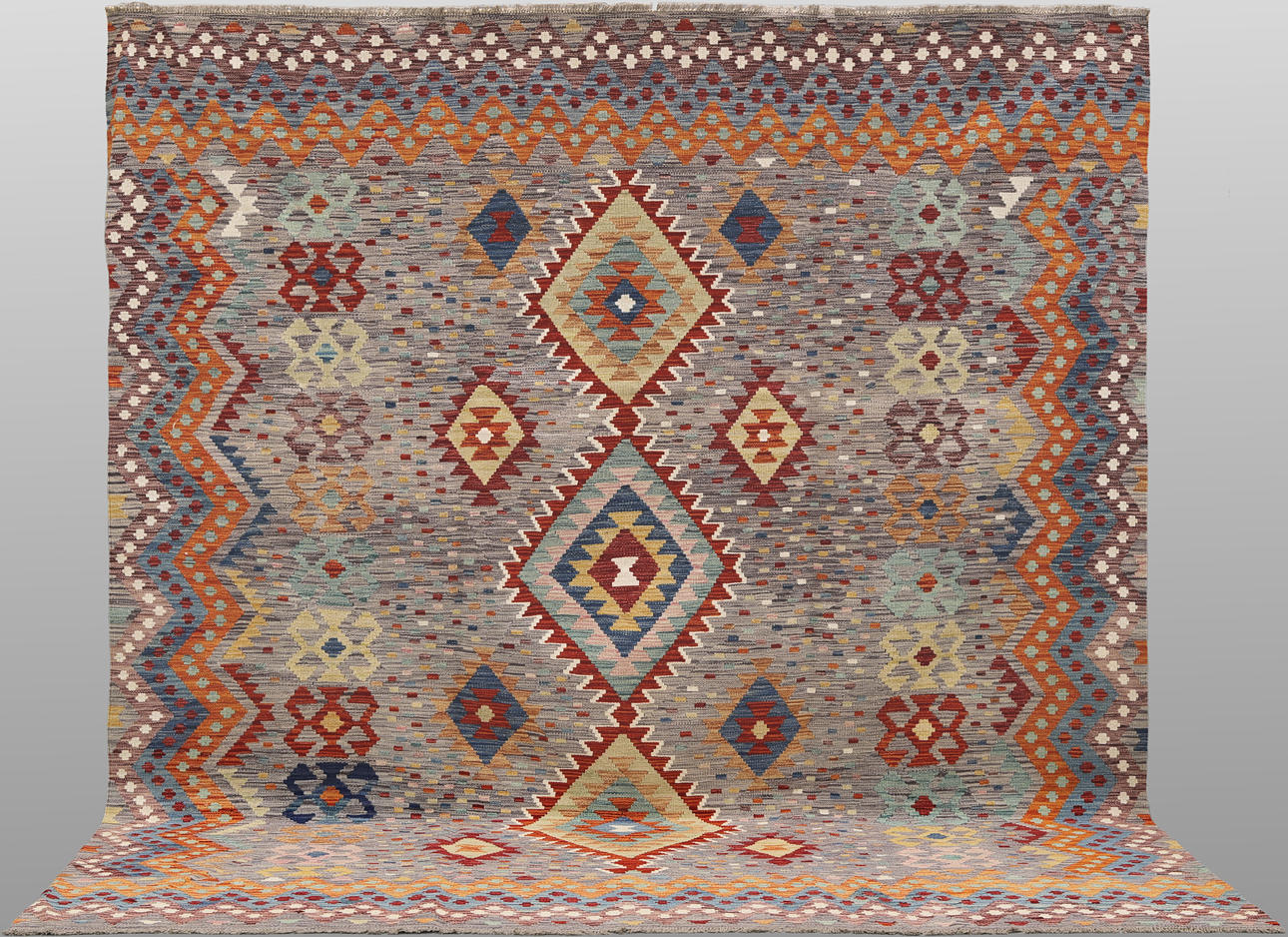 ORIENTMATTA. Kelim klassisk design, 300 x 244 cm.