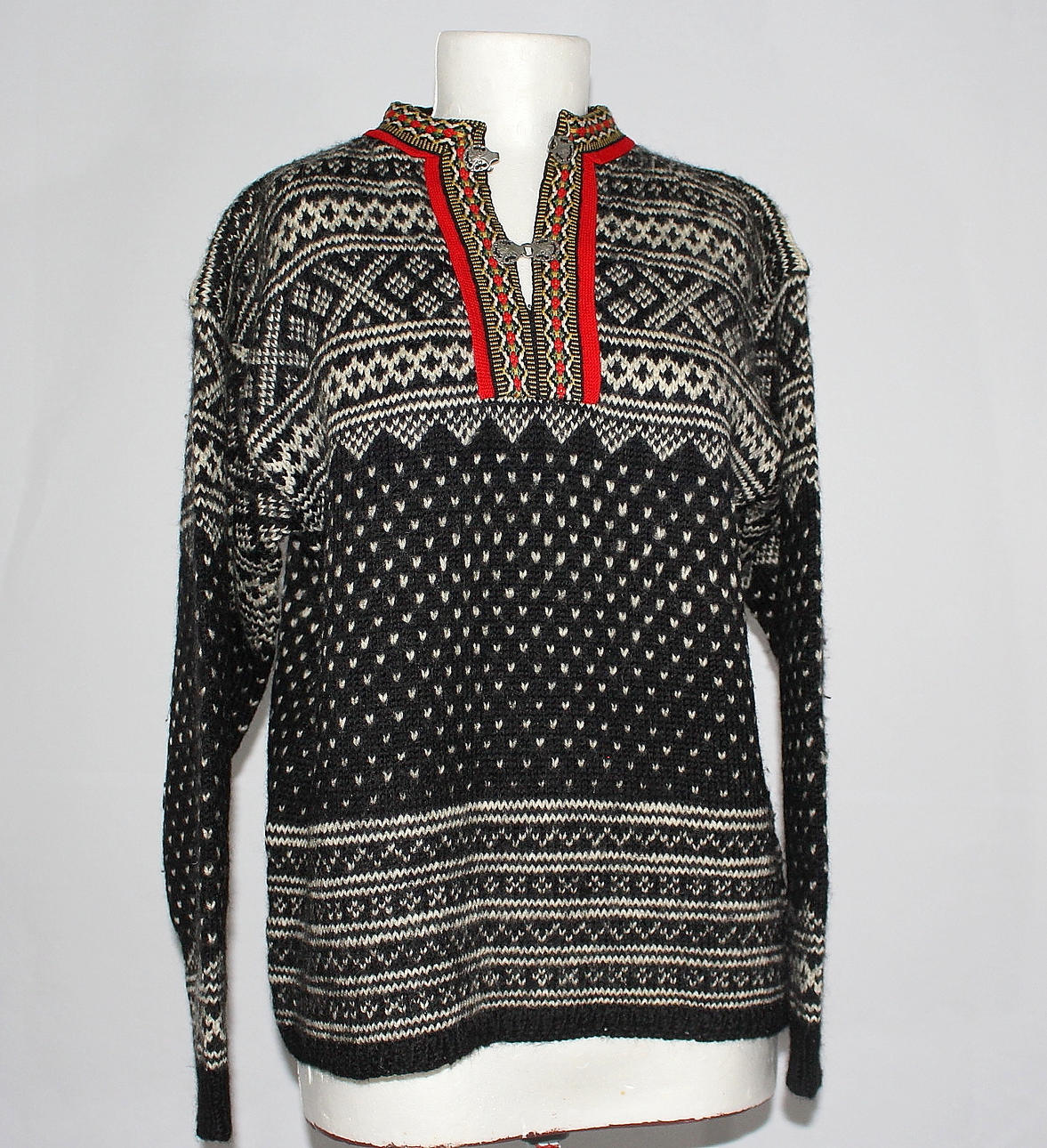 TRÖJA, (lusetröja) hemstickad, Norskt.