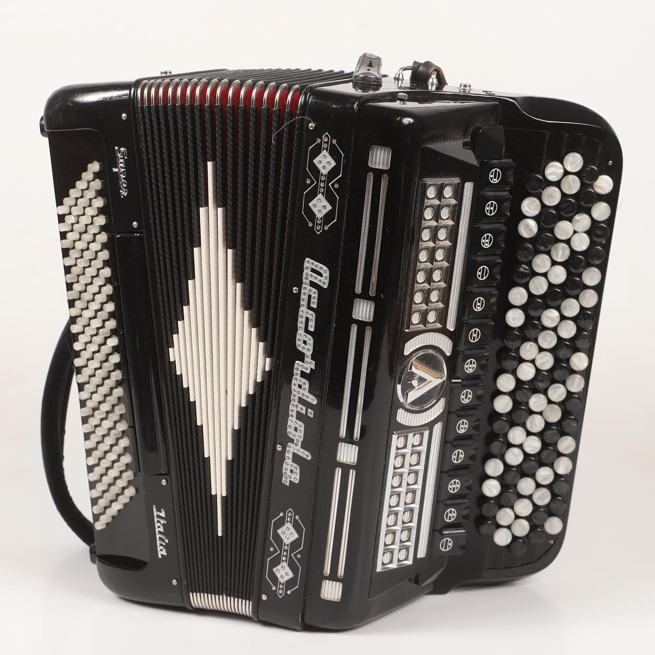 DRAGSPEL, Accordiola Super Italia.