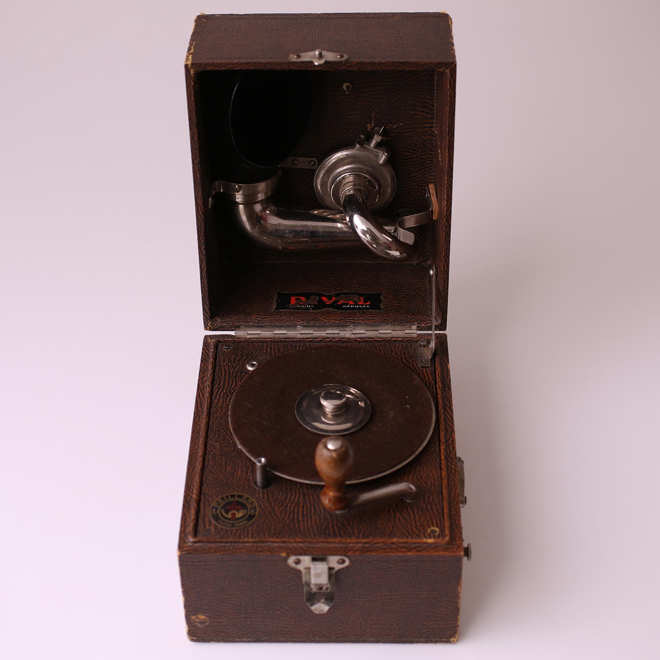 RESEGRAMMOFON, brun, Paillard - Schweiz, 1900-tal.