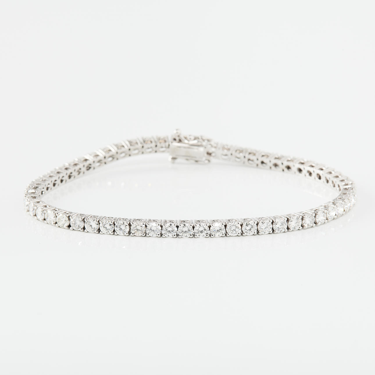 TENNISARMBAND, 18K vitguld med diamanter