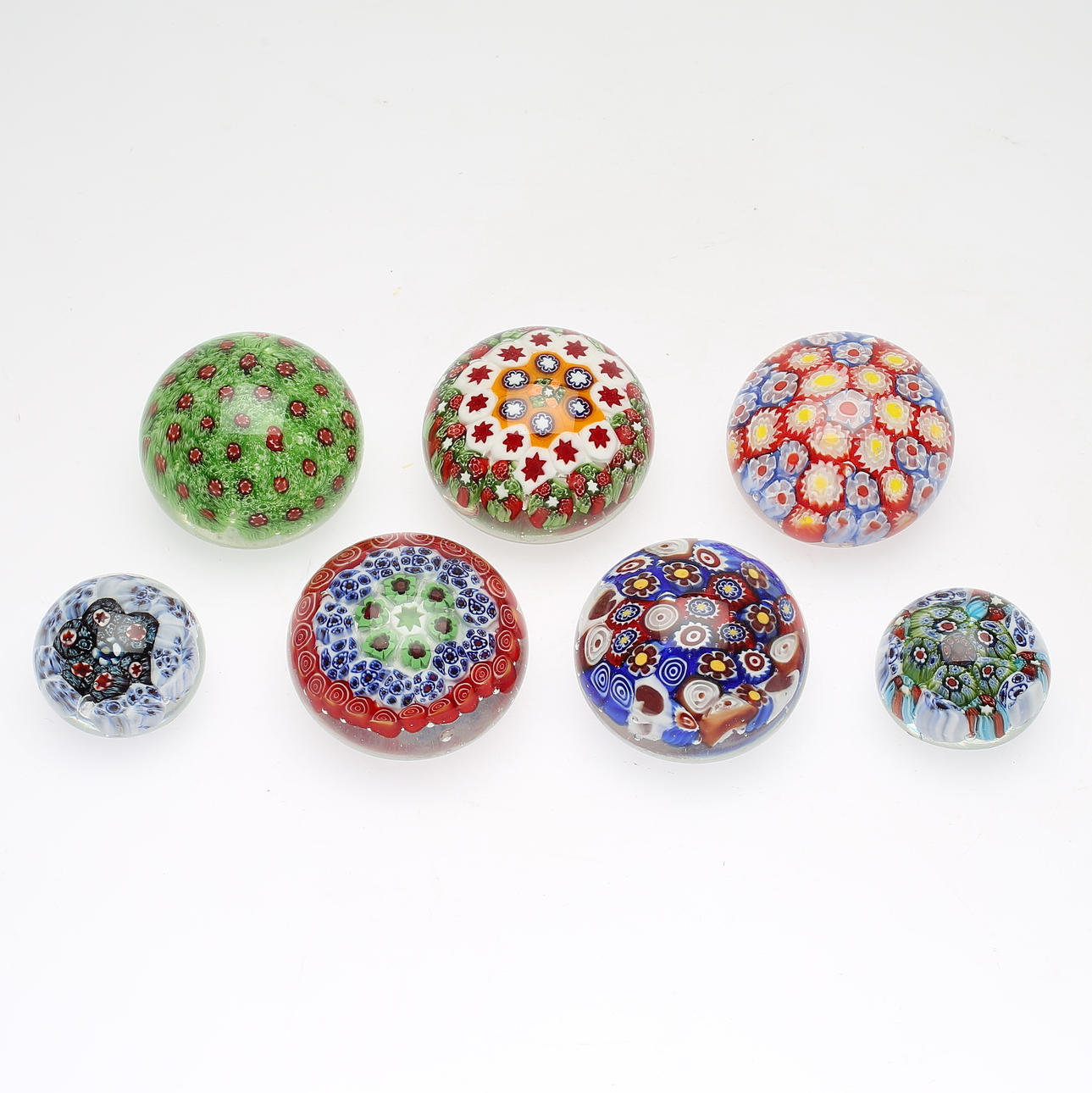 BREVPRESSAR, 7 st, glas, Millefiori, Murano, Italien.