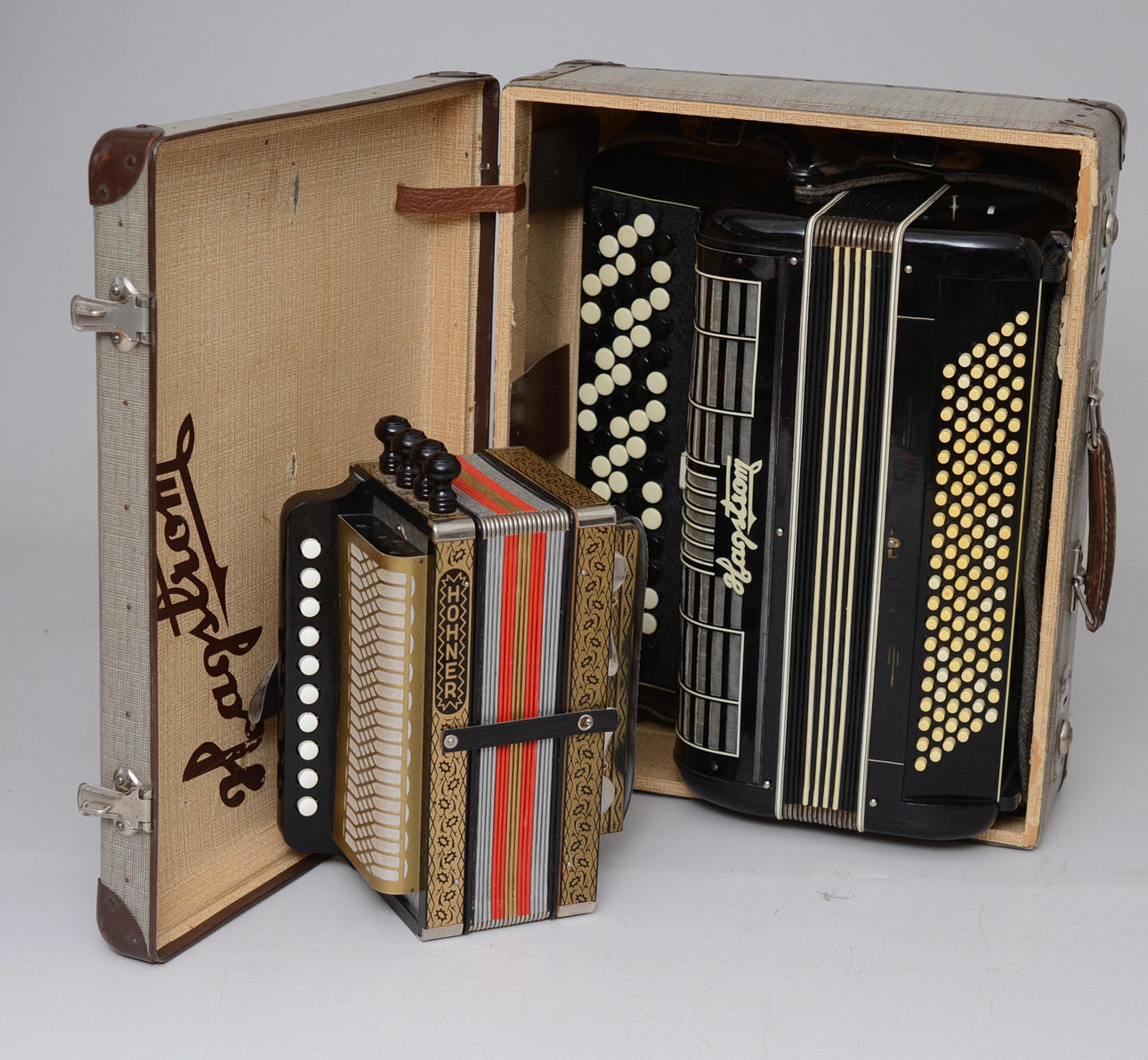 DRAGSPEL, Två stycken.