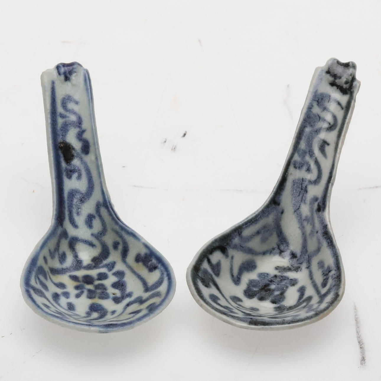 KINESISKA PORSLINSSKEDAR, 2 ST, QINGDYNASTIN, DAOGUANGPERIODEN, OMKRING 1830