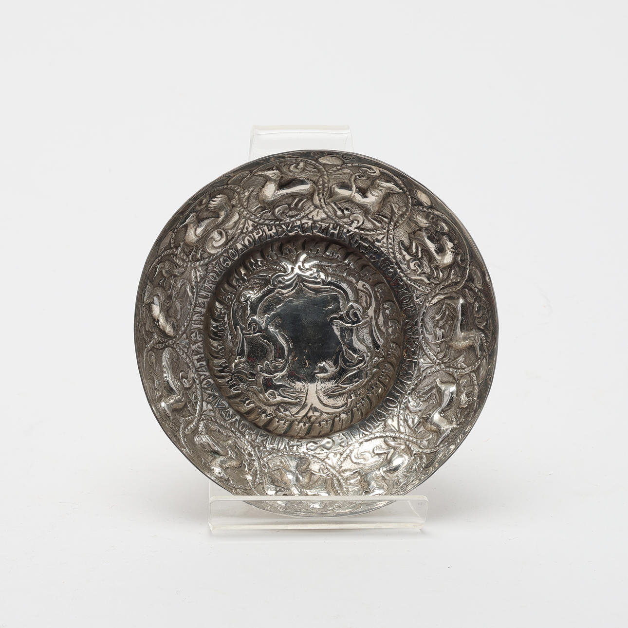 Skål, silver, oidentifierade stämplar och stämplad 1000.