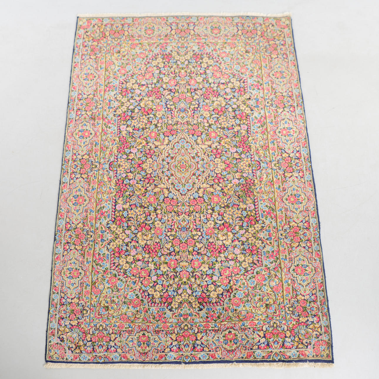 CARPET, Kirman, Iran 253 x 148 cm.