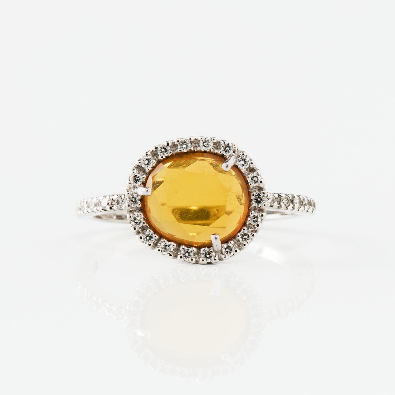 POMELLATO. Ring, "Colpo Di Fulmine", 18K vitguld med en eldopal och diamanter, Italien