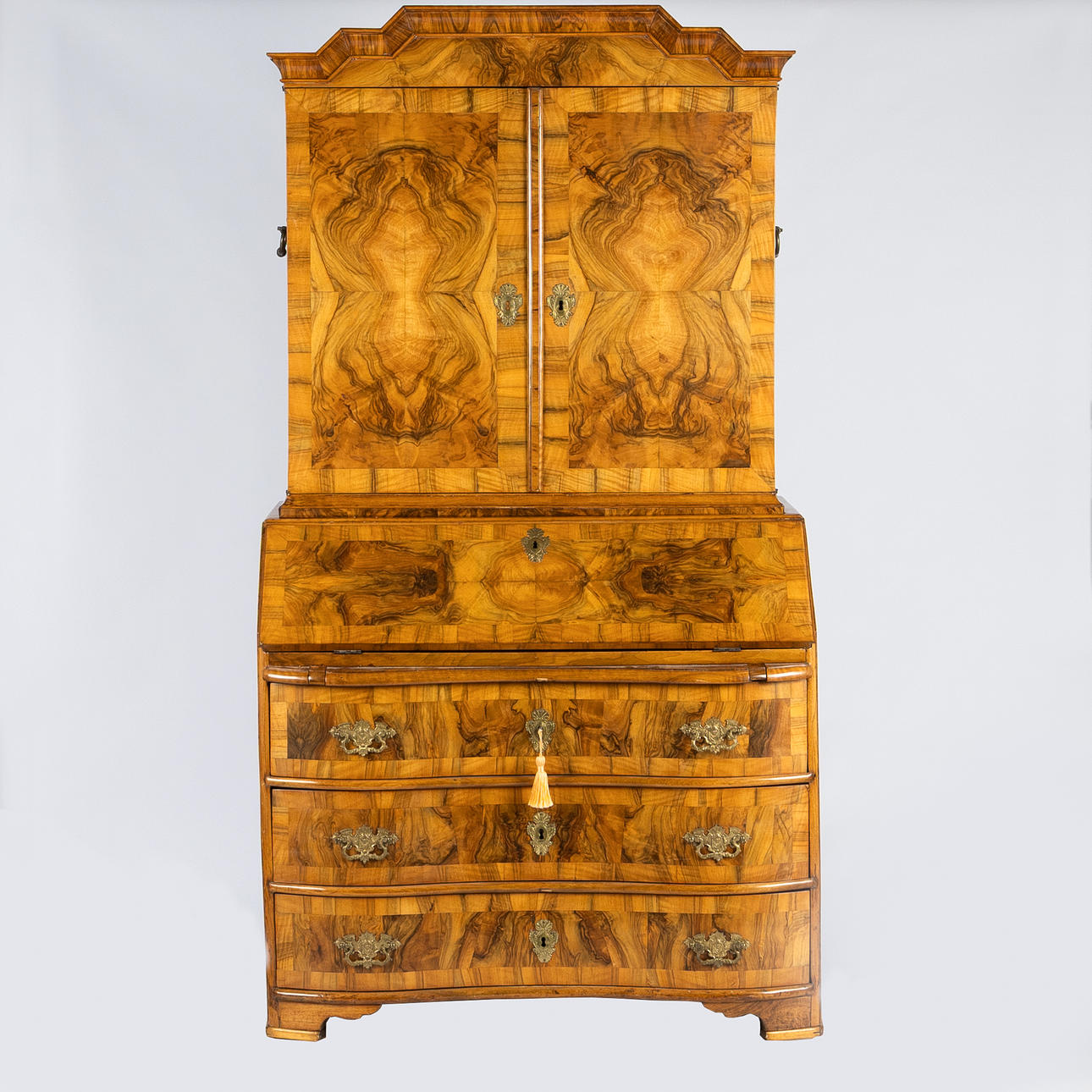 CABINET, 2-part, 17th/18th century.