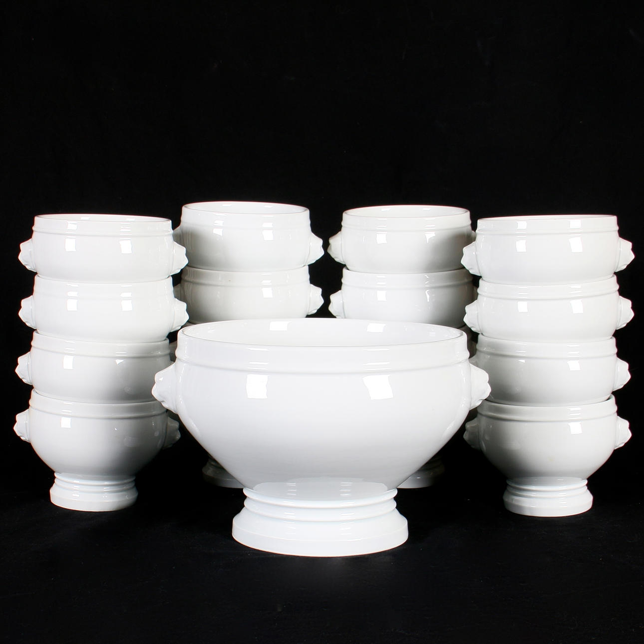 TERRIN, samt skålar, 17 delar, porslin, Pillivuyt, Frankrike.